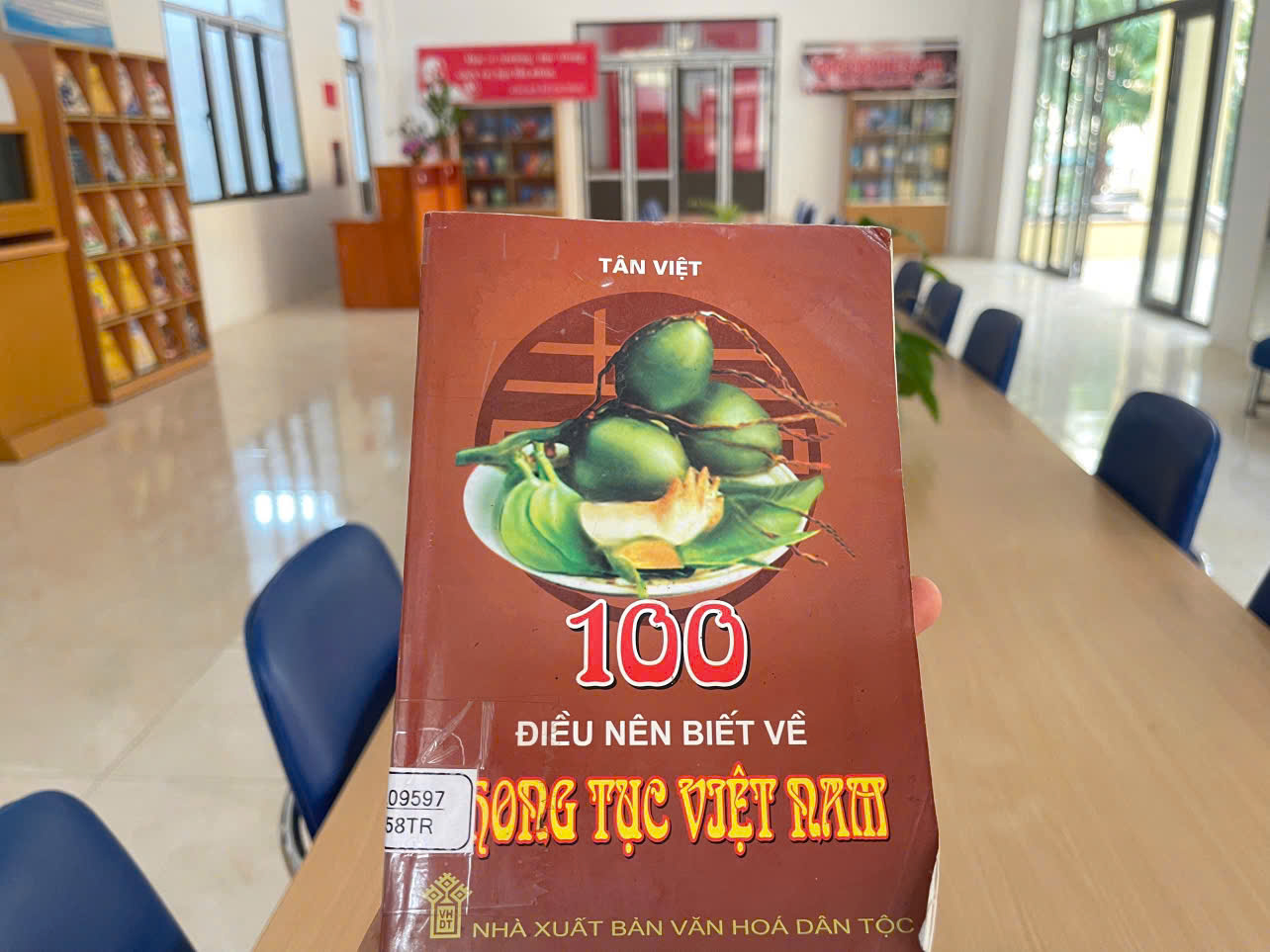 100 điều nên biết về phong tục Việt Nam